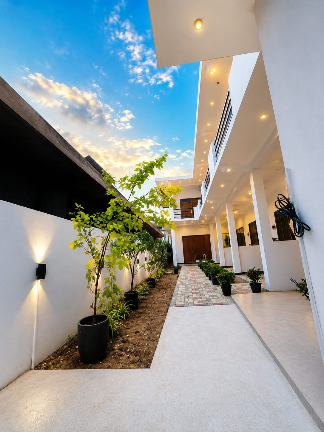 Hotel Courtyard